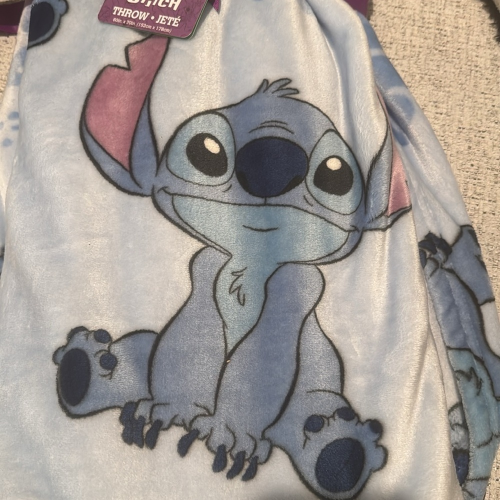 NWT Disney Stitch throw blanket - Picture 3 of 3